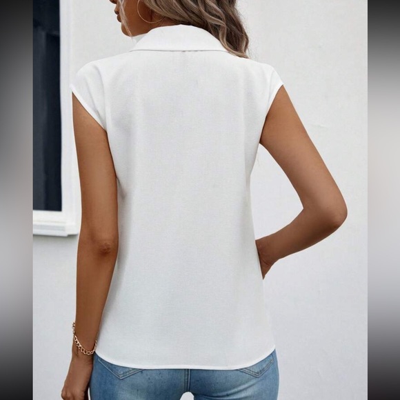 Luxe sleeveless blouse - Picture 4 of 16